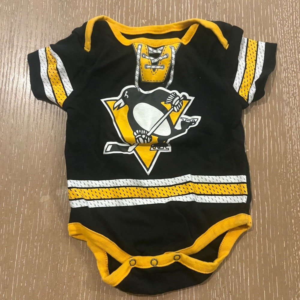 NHL Pittsburgh Penguins Baby Bodysuit Jersey Style Black‎ Gold 3-6 Months
